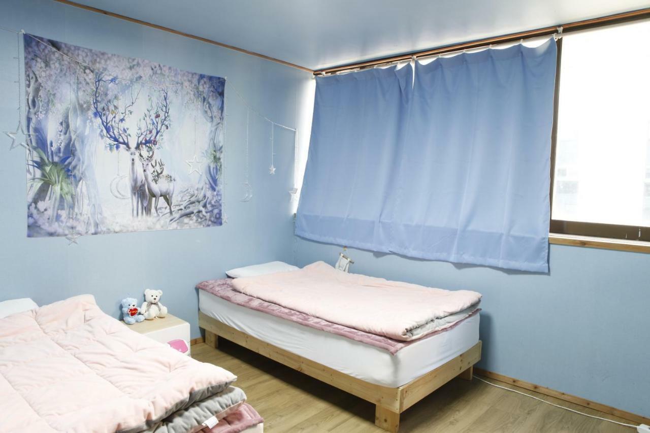 Baozen Guesthouse Jeju Bagian luar foto
