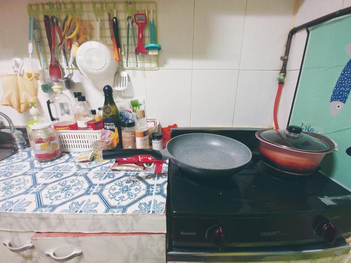 Baozen Guesthouse Jeju Bagian luar foto